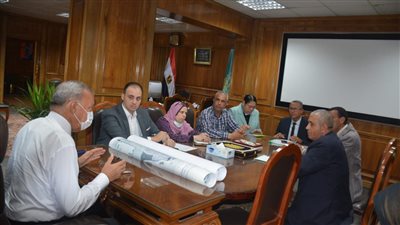 محافظ القليوبية يتابع عملية توريد الأقماح بالصوامع ويشدد على منع صرف الأسمدة للمزارعين المتقاعسين