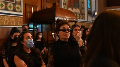 الحزن يسيطر على المشاركين في جنازة كرياكو مؤسس مجموعة كريازي| صور