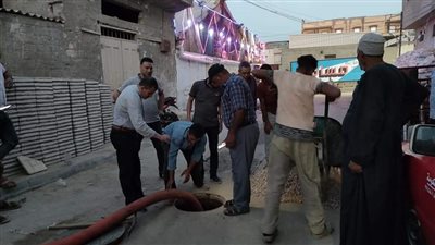 التبرك بمياه صرف صحي.. تحرك عاجل من محافظة البحيرة والصحة لغلق بالوعة أحد المساجد | صور