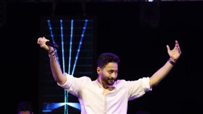 حمادة هلال يشعل حفله بمدينة العاشر من رمضان | صور 