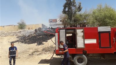 بسبب ارتفاع درجة الحرارة.. نشوب حريق في حوش ماشية بقرية بلاد المال بقنا