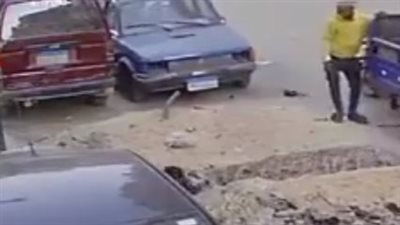 ضبط متهمين.. الداخلية توثق لحظة محاولة سرقة ماسورة مياه بعين شمس