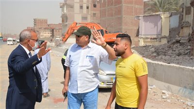 محافظ القليوبية يجري جولة بمدن شبرا الخيمة والخصوص والخانكة لمتابعة أعمال النظافة