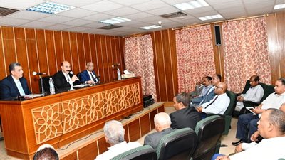 محافظ أسوان: تهيئة الأجواء المناسبة وسبل الراحة لطلاب الثانوية العامة