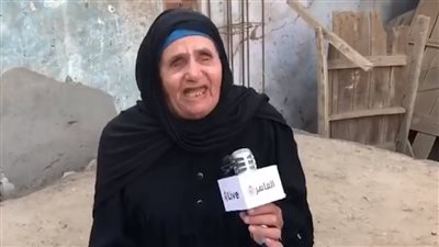 مسنة كفيفة بالقليوبية تستغيث: بيتي اتهد وبقالي سنتين عايشة في الشارع ماحدش بيسأل فيا | بث مباشر