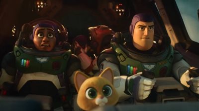بسبب احتوائه على مشاهد لشخصيات مثلية.. منع عرض فيلم Lightyear في مصر والإمارات والسعودية