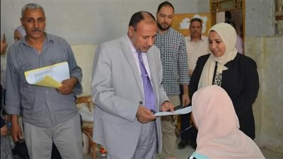 نائب رئيس جامعة الأزهر للوجه القبلي يتابع سير الامتحانات بكليتي التجارة والتربية بنات بأسيوط 