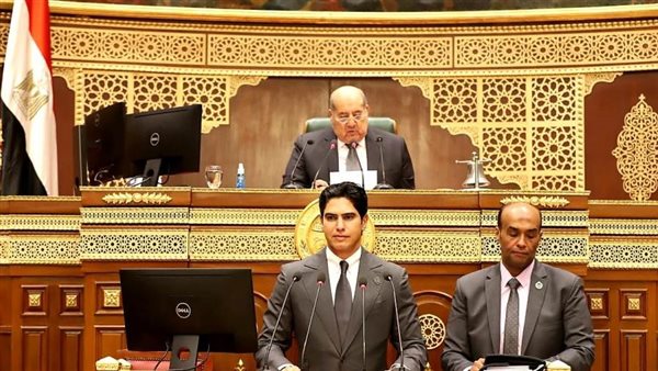 أبو هشيمة يستعرض