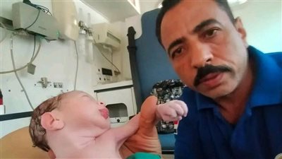 طالبة تضع مولودها داخل سيارة إسعاف أثناء توجهها للامتحانات بجامعة بني سويف 