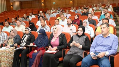 محافظ الدقهلية يشدد على سرعة دفع العمل بملفات التصالح 