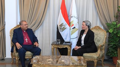 رئيس الهيئة الإنجيلية ووزيرة البيئة يوقعان بروتوكول تعاون لدعم العمل البيئي بكافة المحافظات