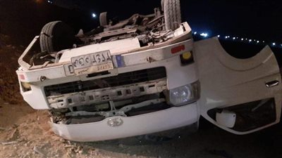 إصابة 8 أشخاص في انقلاب سيارة ميكروباص من أعلى الطريق الدائري بمسطرد