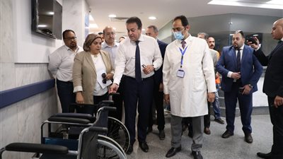 خالد عبدالغفار يوجه بدعم مستشفى العلمين النموذجي بفريق طبي في التخصصات الجراحية الدقيقة