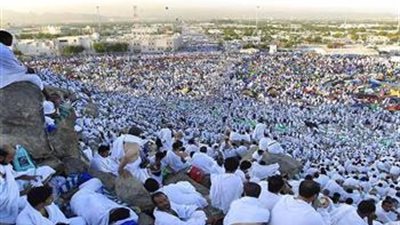  هل يصح الحج لمن يعمل بعقد عمل في السعودية بموسم الحج؟