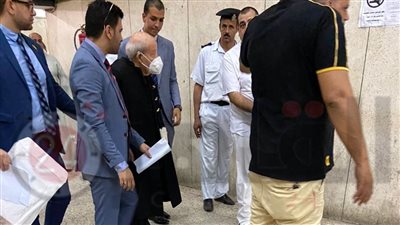 فتحي سرور يصل جنايات الجيزة للدفاع عن صاحب عقار فيصل المحترق