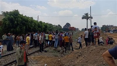 مصرع طالبة بالصف الثاني الثانوي تحت عجلات القطار في فاقوس بالشرقية