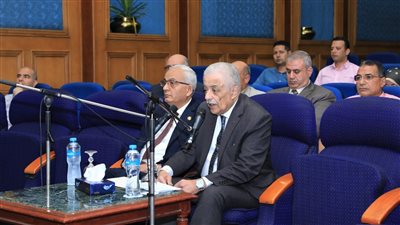 التعليم: استخدام العصا الإلكترونية لتفتيش الطلاب في لجان الثانوية العامة.. وتحرير محضر حال تلف البابل شيت 