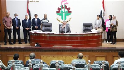 وزير القوى العاملة يشهد بدء انتخابات مجالس إدارة النقابات العامة اليوم 