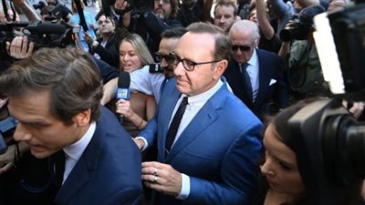 محكمة بريطانية تطلق سراح كيفين سبيسي في اتهامه بارتكاب جرائم جنسية