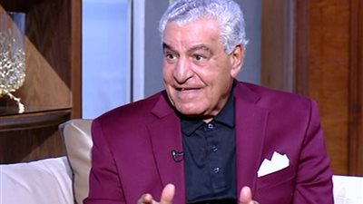 زاهي حواس يكشف سر طلبه من باراك أوباما عدم ركوب الجمل خلال جولته بالأهرامات