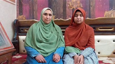  الحاصلة على المركز الثالث في الشهادة الإعدادية الأزهرية بسوهاج: حافظة نصف القرآن ونفسي أدخل طب | صور