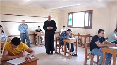 لمواجهة الحر.. تركيب 122 مروحة بلجان امتحانات الشهادة الثانوية الأزهرية بالقليوبية