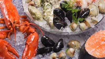 أبرزها المأكولات البحرية.. أطعمة تحمي من الالتهابات المزمنة بعد سن الـ60