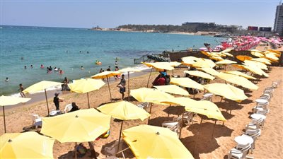 السياحة والمصايف بالإسكندرية: 24 حجزًا الكترونيًا لدخول الشواطئ اليوم.. وضبط ممنوعات وطرد مرتكبيها