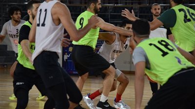 منتخب مصر لكرة السلة يواصل تدريباته في برج العرب