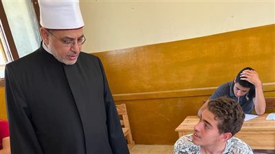 رئيس المعاهدِ الأزهرية يشدد على توفير المناخ الملائم للطلاب لتأدية امتحاناتهم على الوجه الأكمل