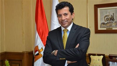 وزير الرياضة يعلن التنسيق مع رابطة الأندية لخوض المباريات لتخفيض الطاقة