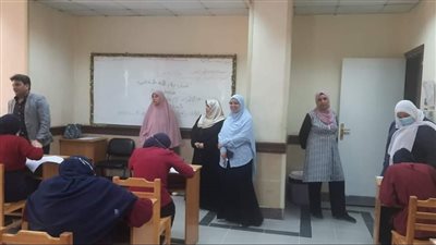 محافظ بني سويف يتابع سير امتحانات المعهد الفني للتمريض 