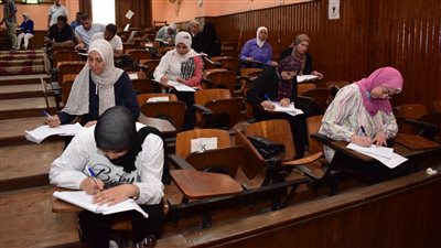 جداول امتحانات كلية الآداب جامعة عين شمس الترم الثاني 2024| صور 