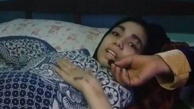 سائق شركة شهيرة يصدم فتاة.. والضحية: بقيت عاجزة والشركة لم تتدخل لعلاجي| بث مباشر 