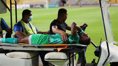 فحوصات طبية للثنائي أوستين أموتو وعموري بعد إصابتهم أثناء مباراه الجونة.