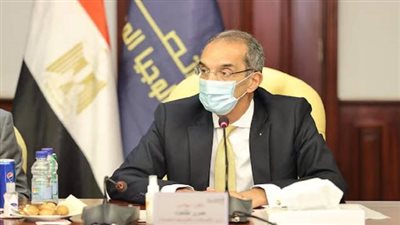 وزير الاتصالات يعلن إصابته بفيروس كورونا