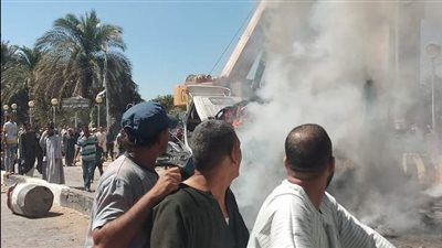 اشتعال النيران بسيارة نقل شيبسي بأسيوط والحماية المدنية تحاول السيطرة على الحريق