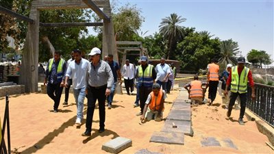 طراز فرعوني ونوبي.. محافظ أسوان يتفقد أكبر عملية تطوير وتجميل بكورنيش النيل القديم على 3 مستويات