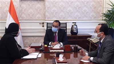 مدبولي يستعرض مع وزيرة الصناعة فعاليات منتدى سانت بطرسبرج واجتماع منظمة التجارة العالمية