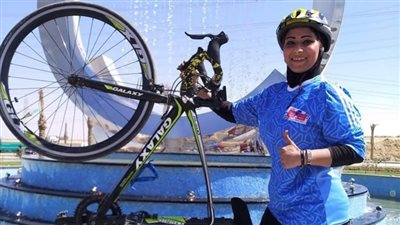 مسافة 160 كيلو.. إيمان فتاة بالغربية تسافر بدراجتها من المحلة إلى الإسكندرية