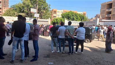 بدء توافد الطلاب على اللجان في أول أيام انطلاق مارثون الثانوية العامة بأسيوط |فيديو