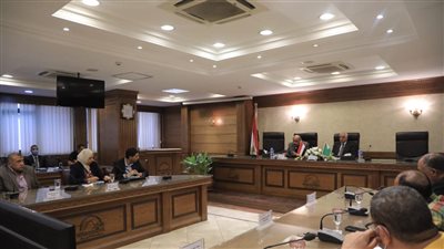 محافظ الجيزة يشدد على تكثيف أعمال إزالة التعديات على الطريق العام