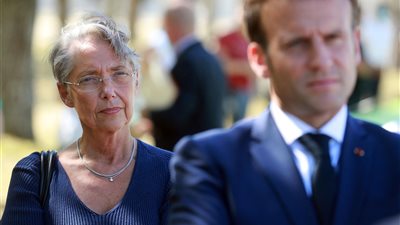 موجة من عدم الاستقرار.. المعارضة تفشل في تمرير سحب الثقة من الحكومة الفرنسية 