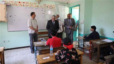 محافظ المنيا يتابع انتظام سير امتحانات الثانوية العامة بعدد من اللجان بمركز سمالوط