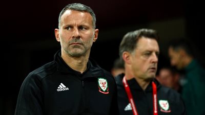 رسميًا.. جيجز يستقيل من تدريب منتخب ويلز بسبب قضية جنسية