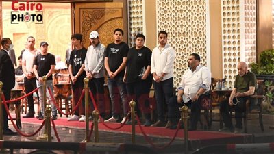 الفنان أحمد فتحي يتلقى عزاء والده في دار مناسبات مسجد الشرطة بالشيخ زايد | بث مباشر