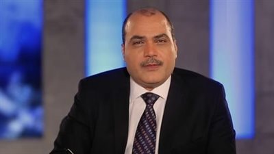  محمد الباز: الدكتور مصطفى محمود لم يكن عميقًا.. والشباب يضحكون الآن على كتاباته