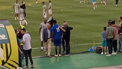 أسامة فيصل يصافح لاعبي الزمالك.. وجلسة خاصة بين فيريرا ومعروف يوسف