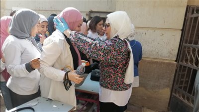 أخبار التعليم اليوم | شكاوى من طالبات الثانوية العامة بسبب التفتيش الذاتي أمام اللجان