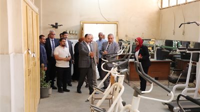 رئيس جامعة الأزهر يتفقد الملاعب والصالات الرياضية بفرع البنات ويطالب بدراسة تطويرها